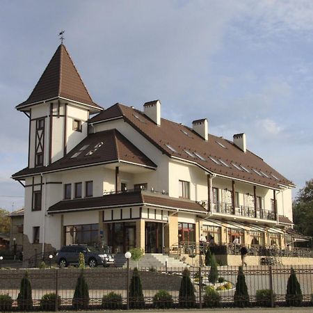 Status Hotel Malekhuv Esterno foto