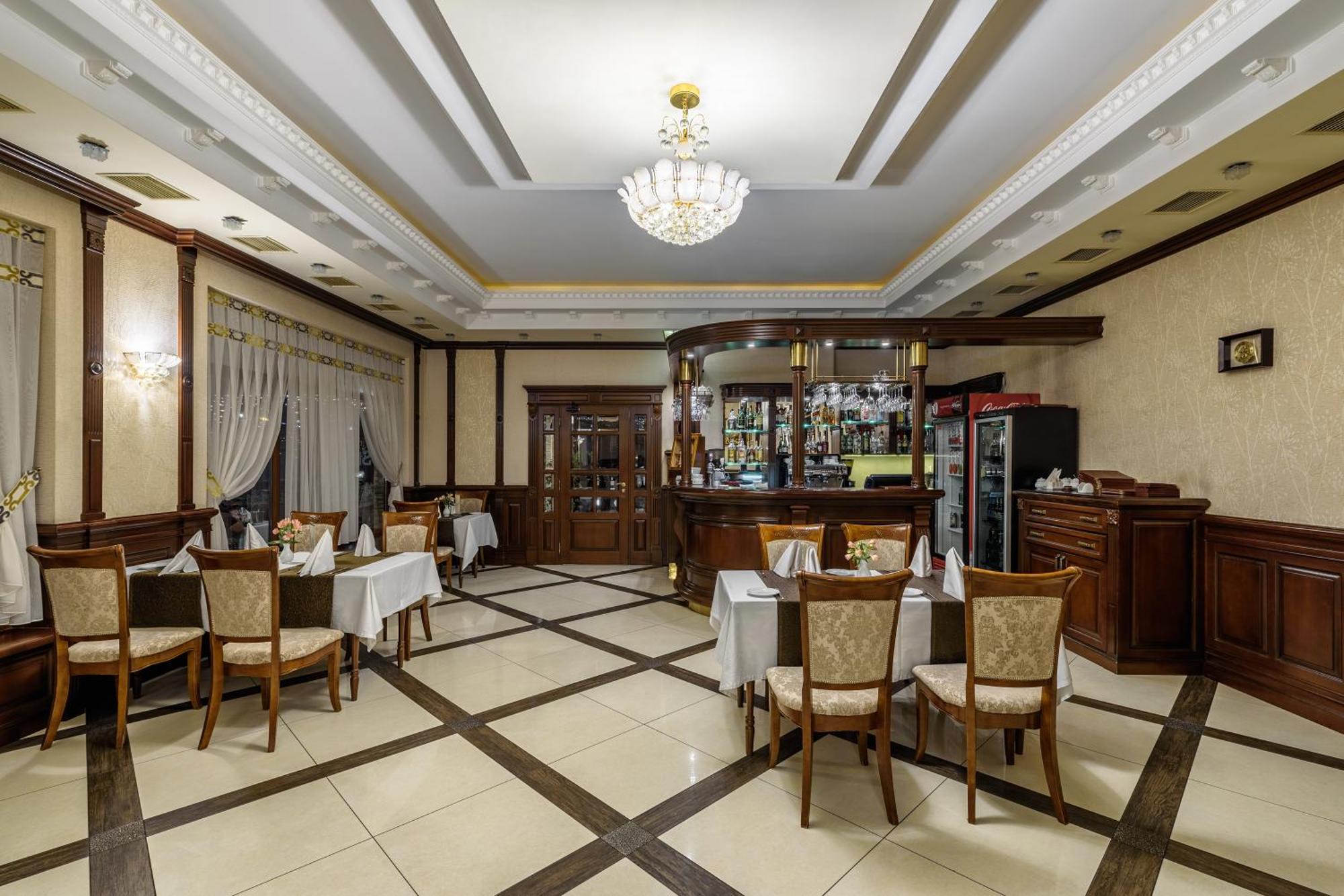 Status Hotel Malekhuv Esterno foto