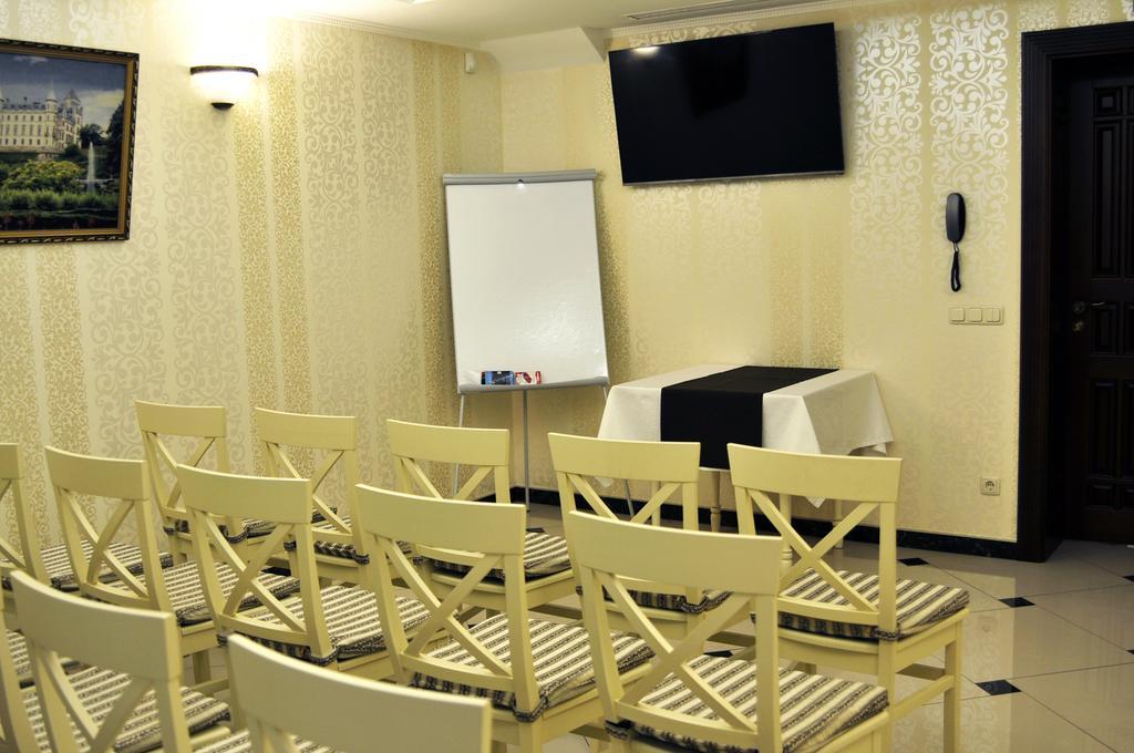 Status Hotel Malekhuv Esterno foto