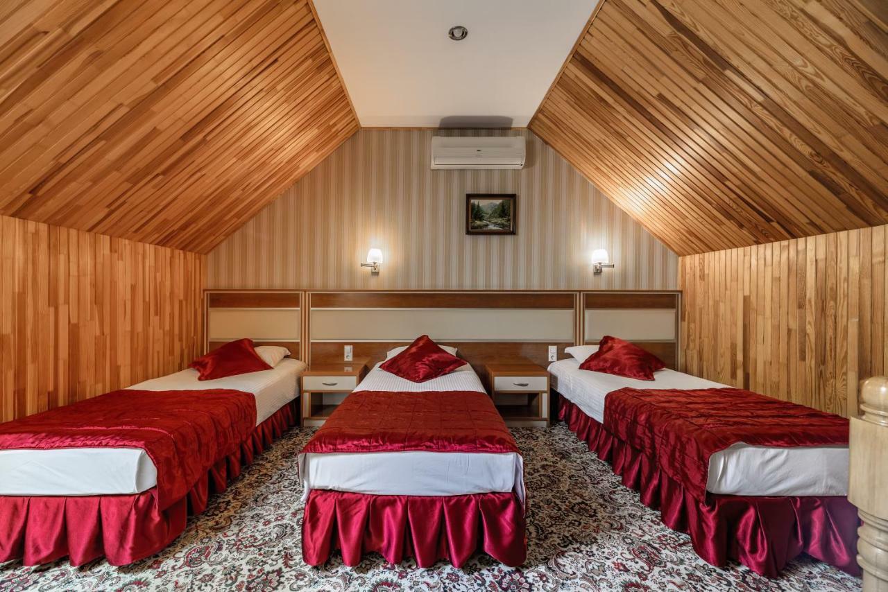 Status Hotel Malekhuv Esterno foto
